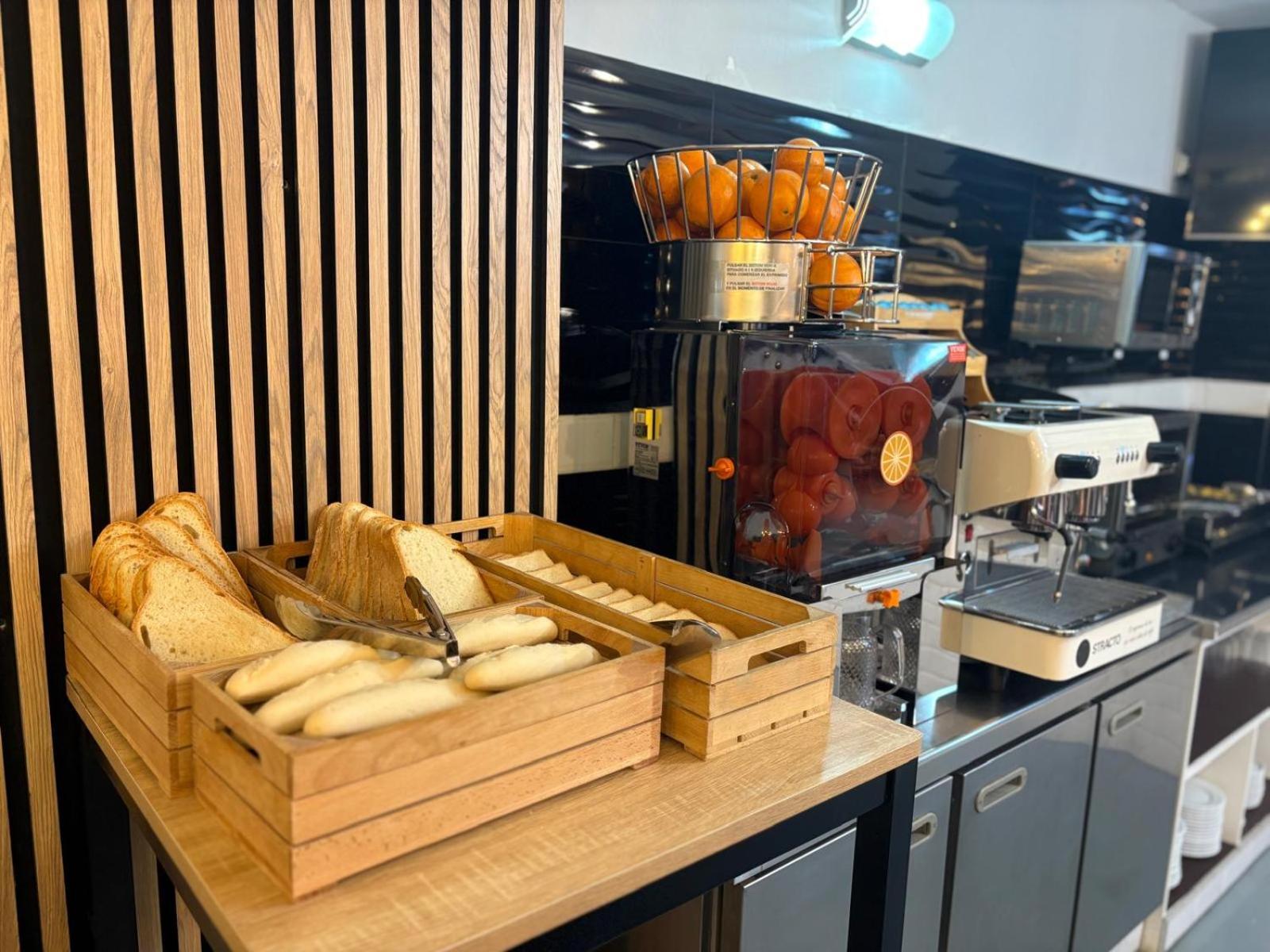 Hotel Azcona Noja Ngoại thất bức ảnh